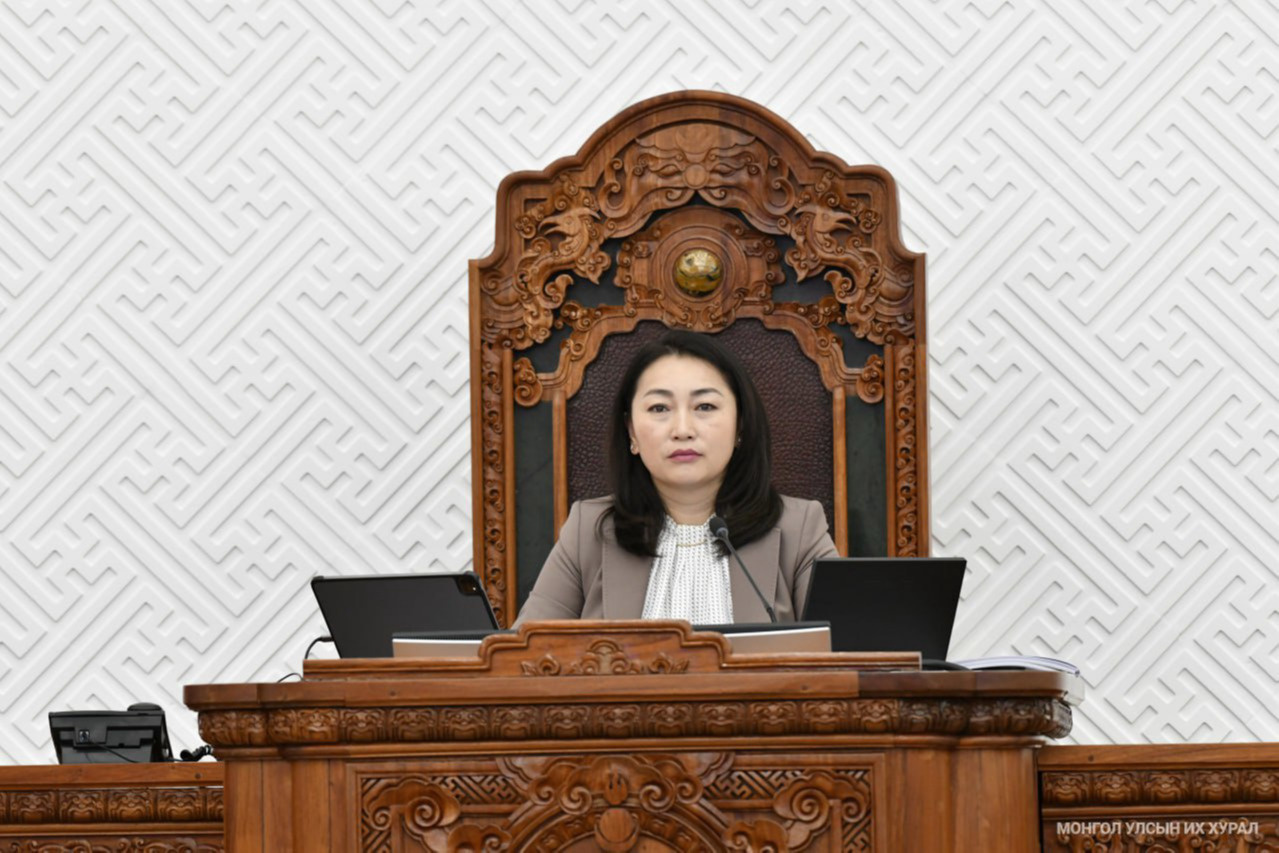 Ерөнхий сайдын асуудлыг эцэслэх чуулганы хуралдааны ирц хүрэлгүй 24 цаг боллоо